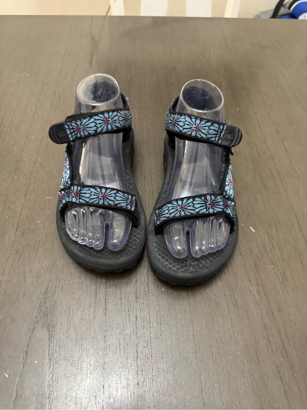 Teva Hurricane 4 flowers Sandal  size W6

Teva Hurricane 4 Sandal